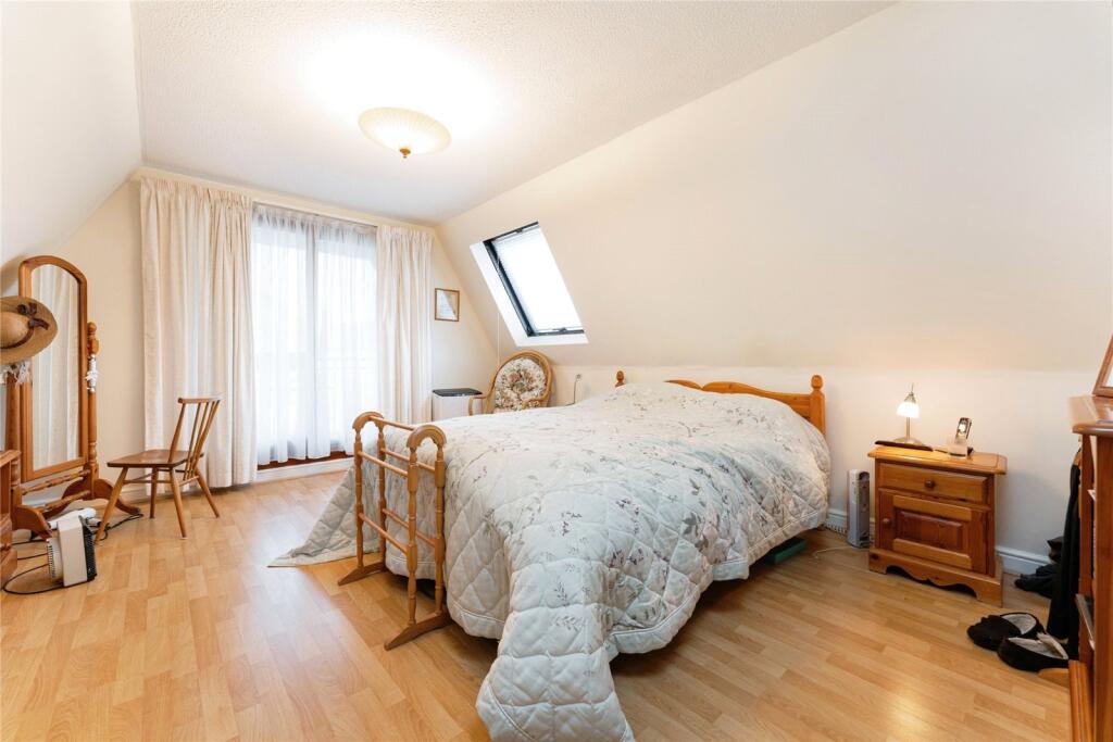 House in East Cambridgeshire, Haddenham - More