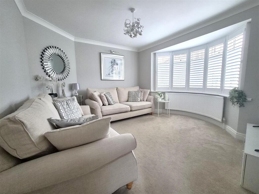 Heathside Avenue, Bexleyheath photo 3