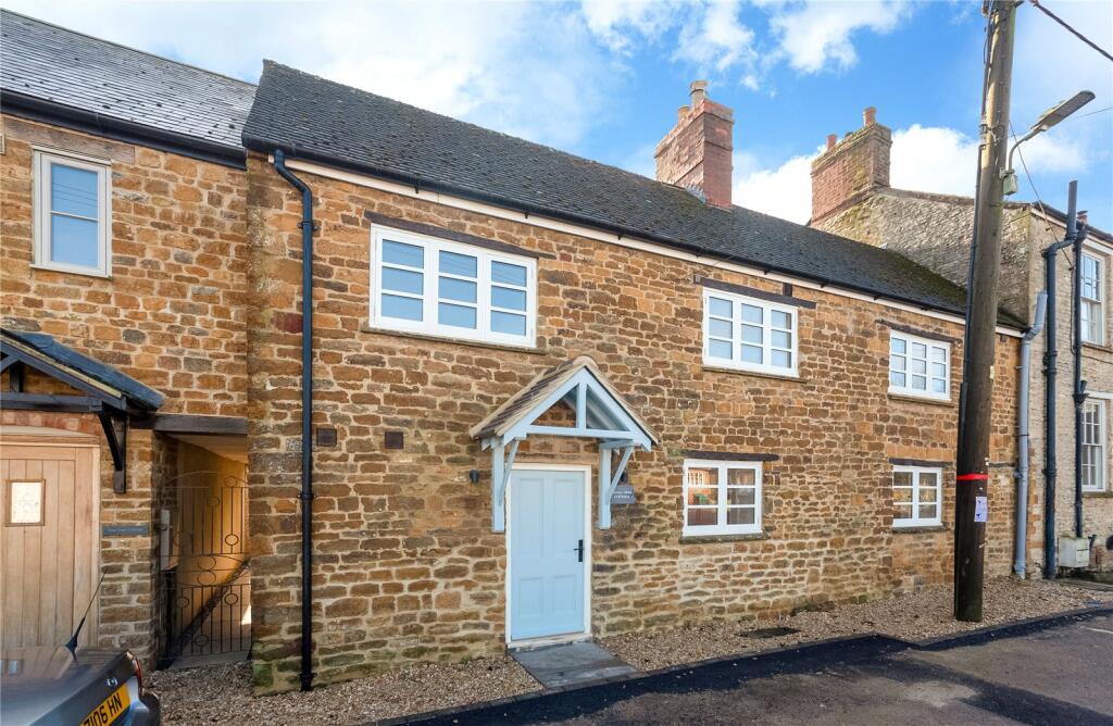Main image of property: Earls Lane, Deddington, Oxfordshire, OX15