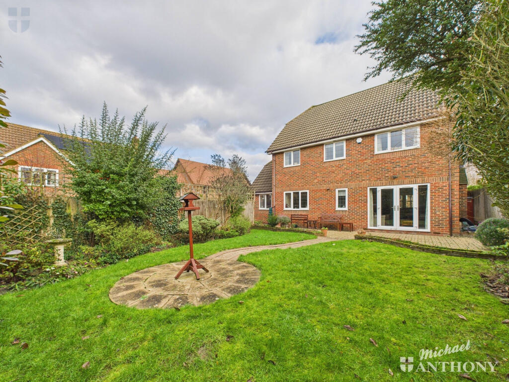 Hedley Close, Aston Clinton photo 3