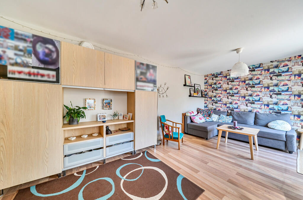 House in Hart, Fleet - View 5