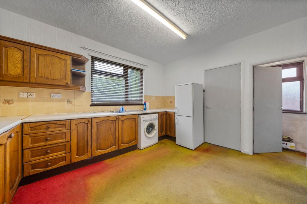 House in Warrington, Golborne - More