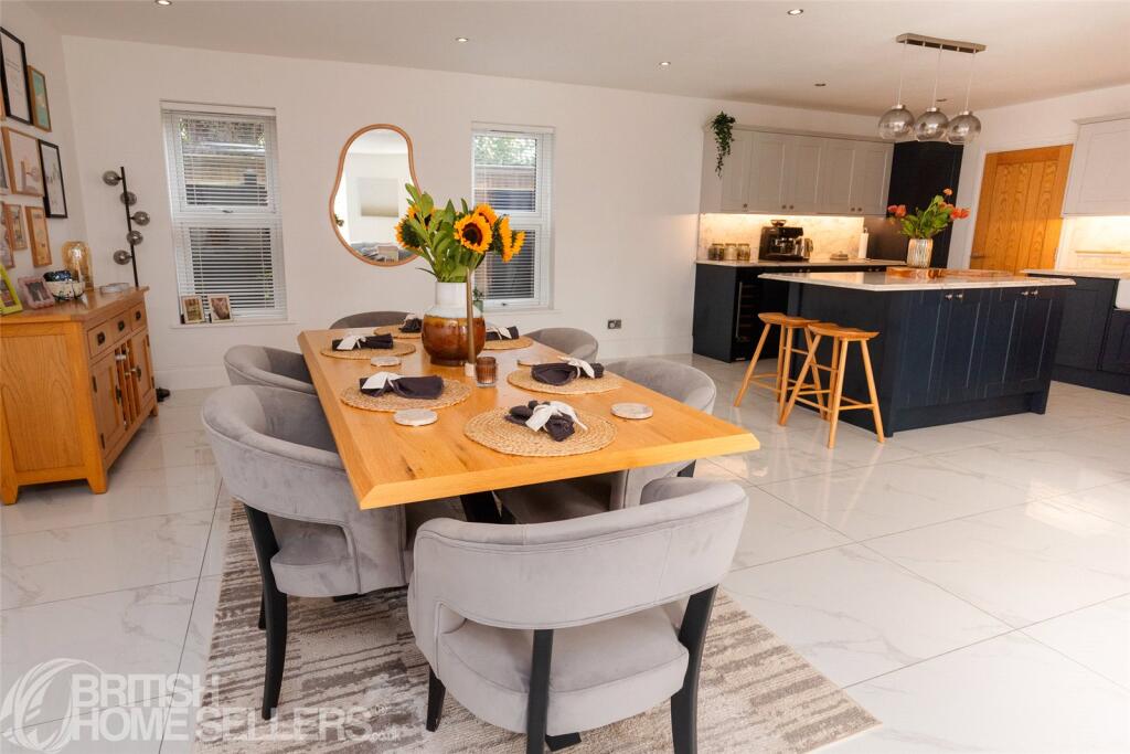 House in Tunbridge Wells, Paddock Wood - View 5