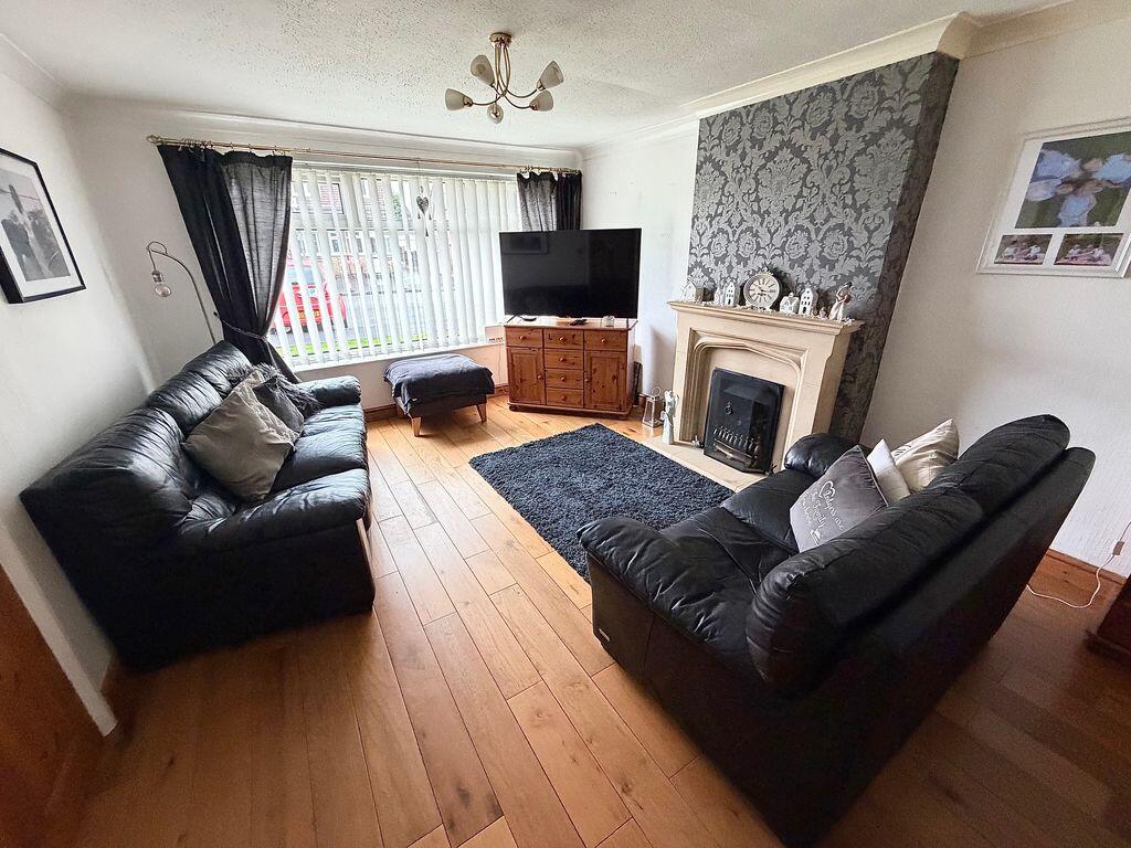 Carling Drive, Peel Hall, Manchester photo 3