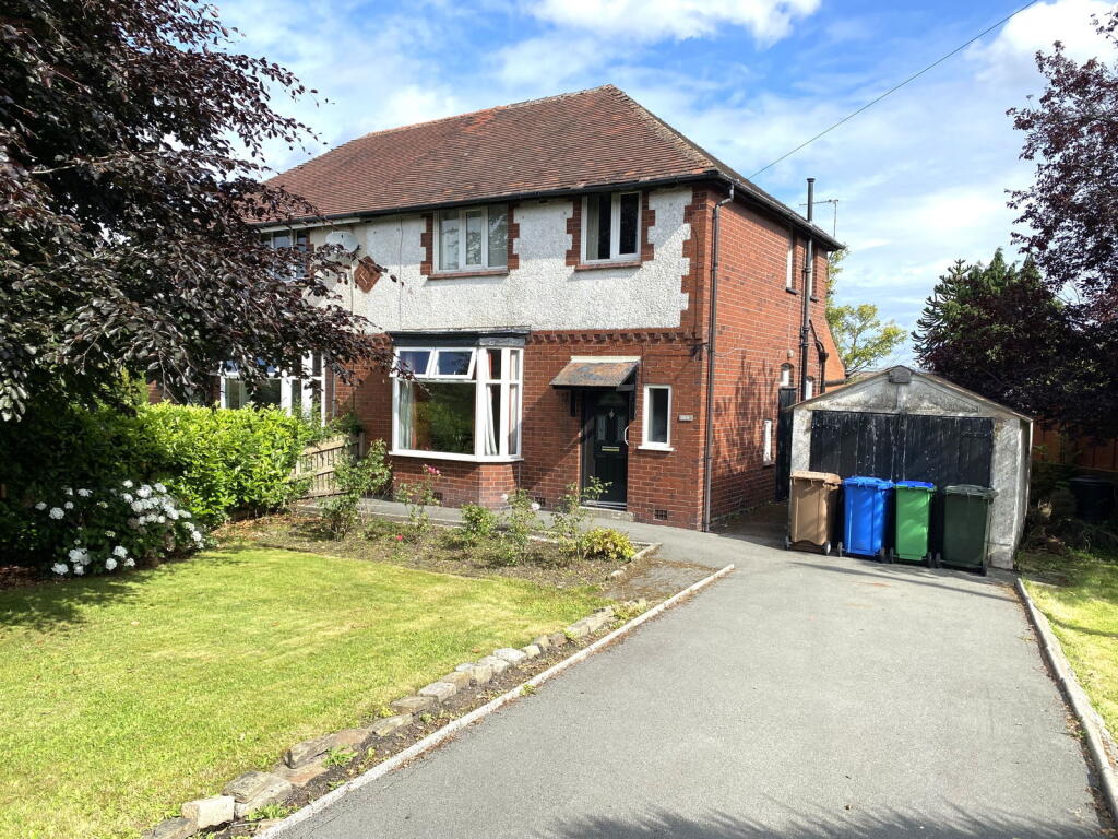 Main image of property: 1 Ashgrove, Thornham, Rochdale, OL16 4RZ