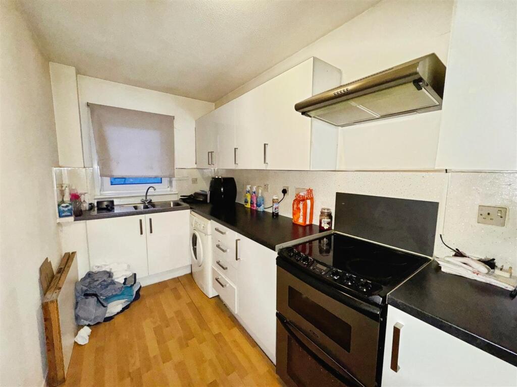 Mallard Road, Hardgate, Clydebank photo 4