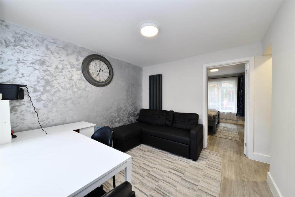 Apartment in Stevenage, Bedwell - View 3