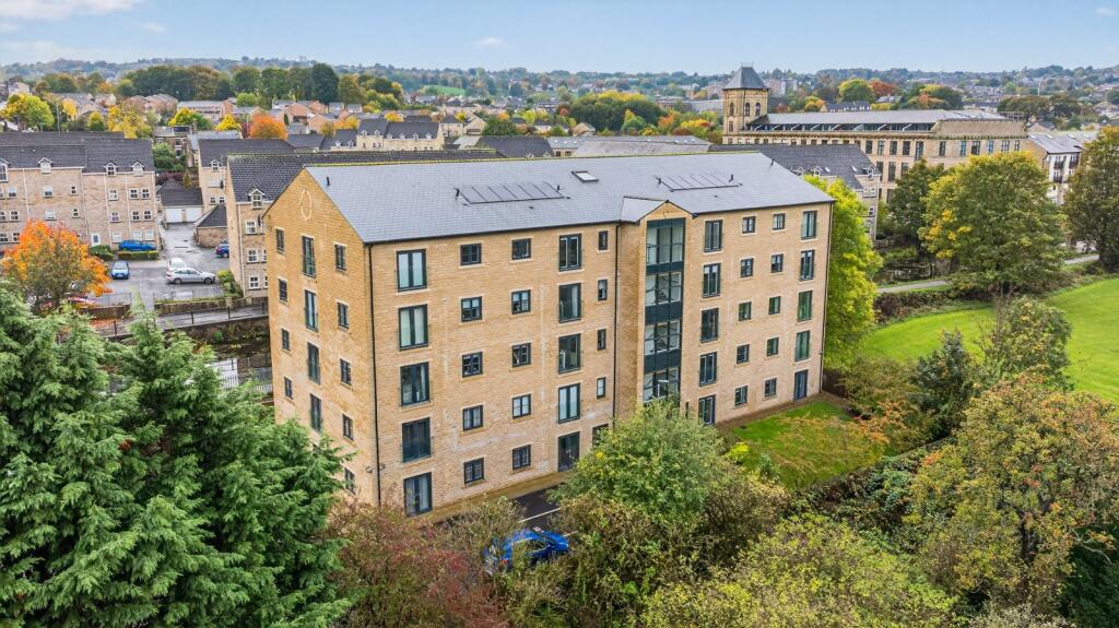 Harrogate Road, Bradford, West Yorkshire, BD10