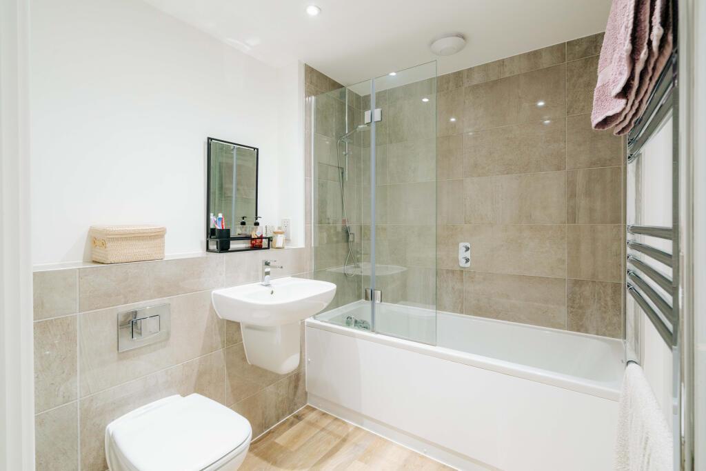 Apartment in Luton - More