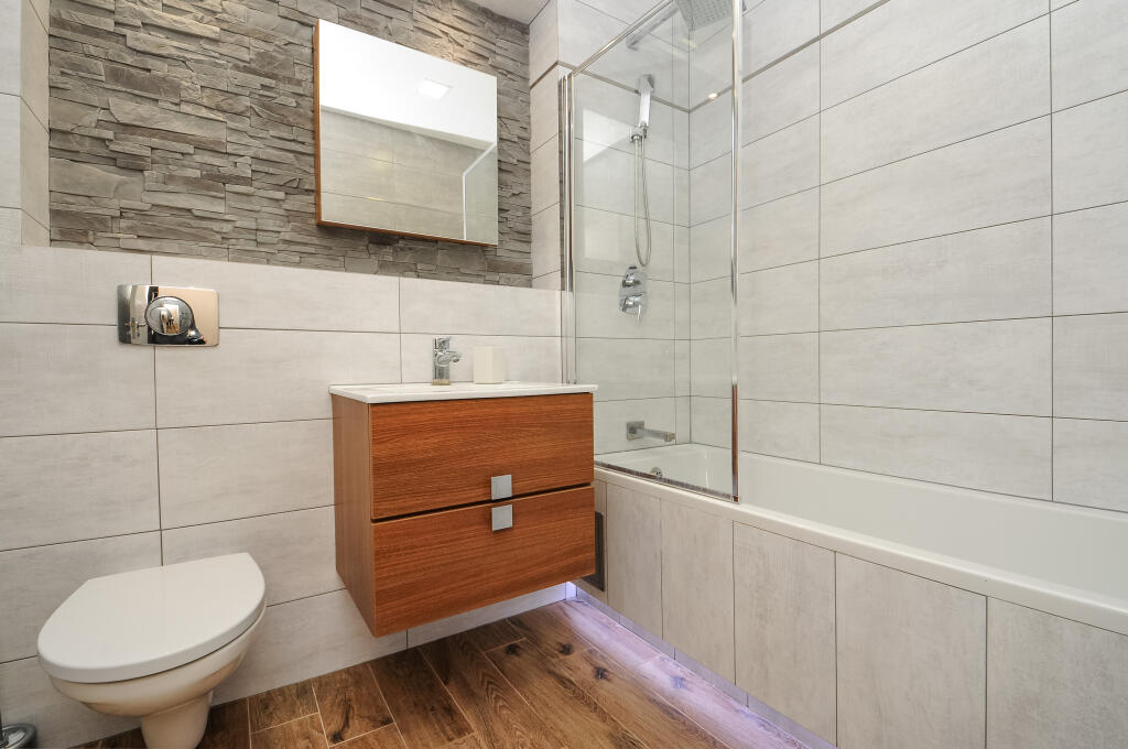 Apartment in Bromley - View 4