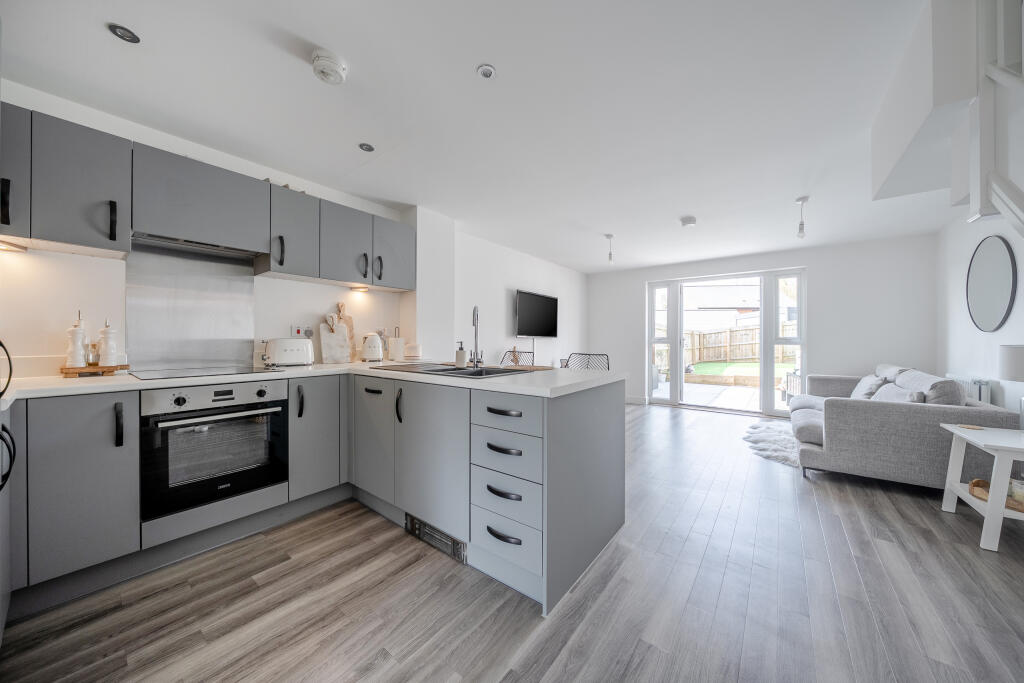 Elizabeth Road, Cullompton, Devon, EX15 1ZE photo 3