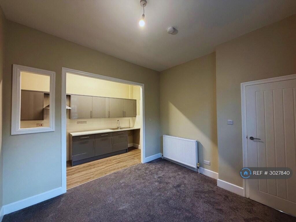 House in Wakefield - View 4