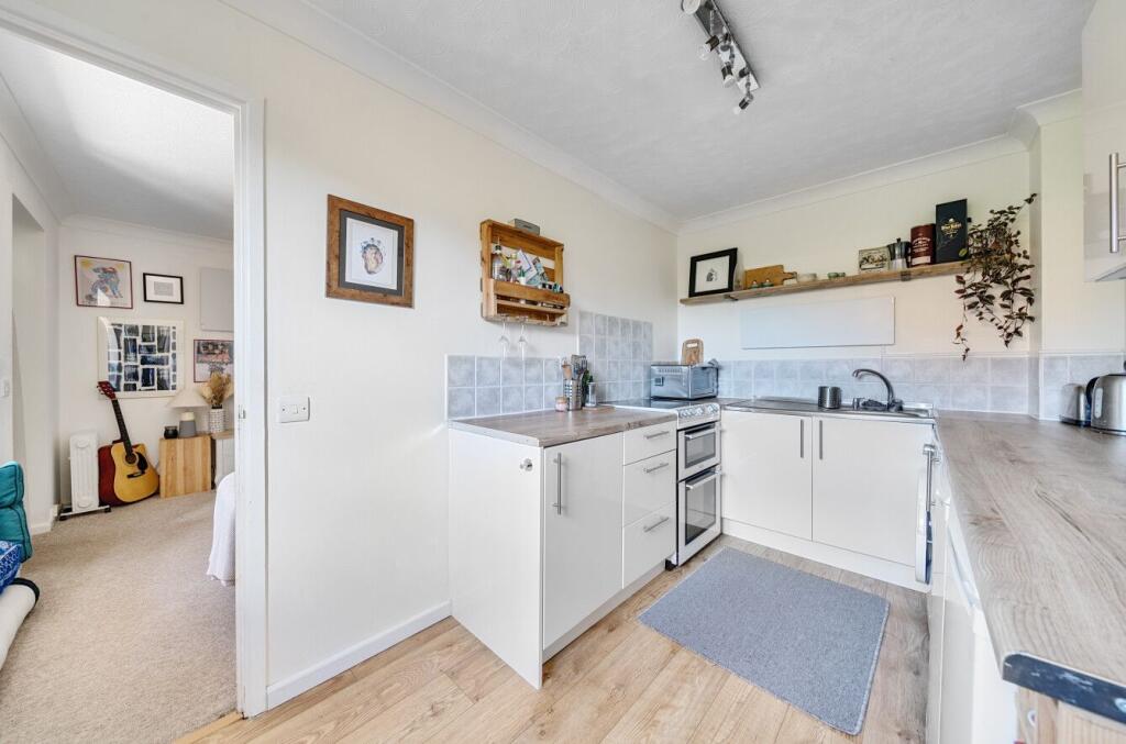 Danehurst Place, Andover, SP10 3NL photo 4