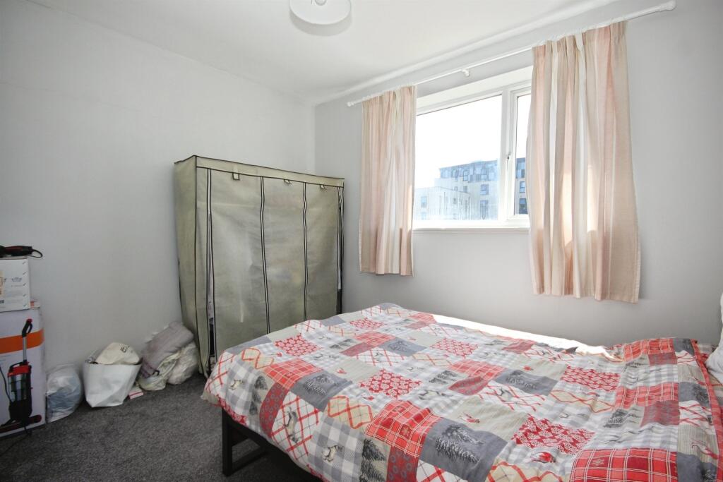 Apartment in Coventry - More