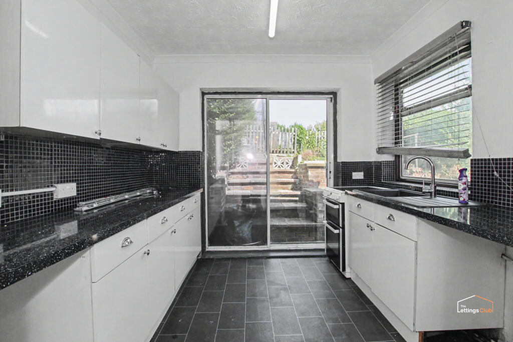 Cromer Road, Stoke-On-Trent photo 3