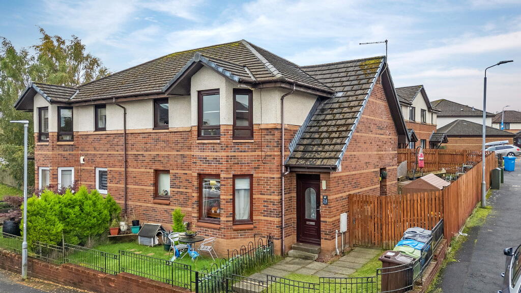 2-bed flat on Blackbyres Court, Barrhead, Glasgow, East Renfrewshire, £115,000