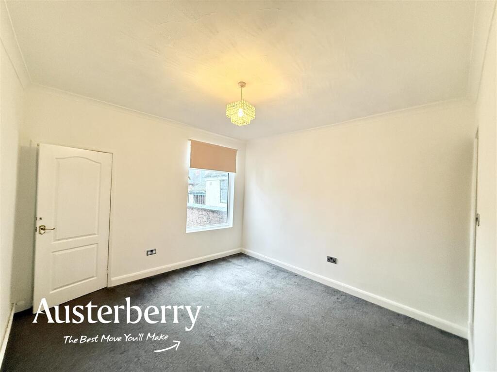 House in Stoke-on-Trent - View 3