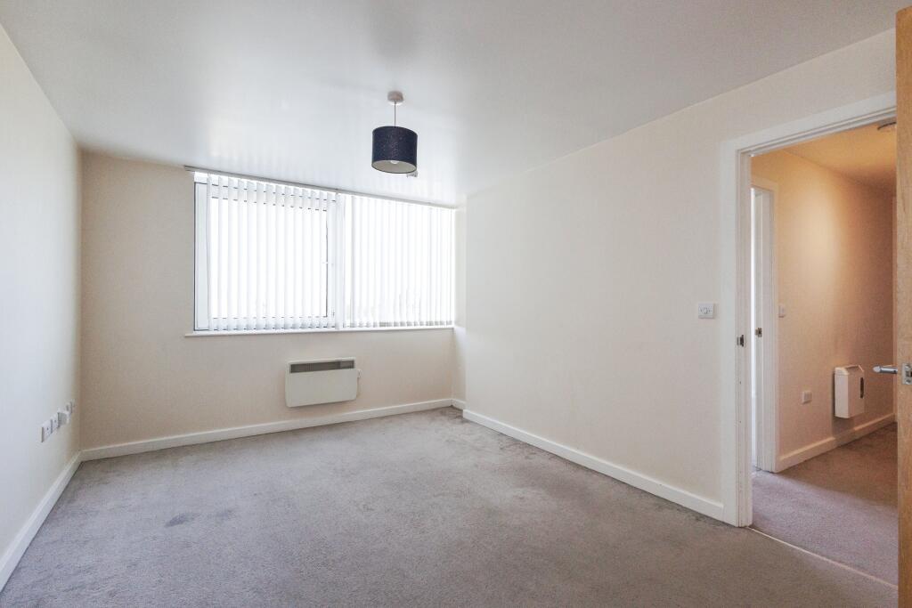 Apartment in Stockport, Greater Manchester - View 4