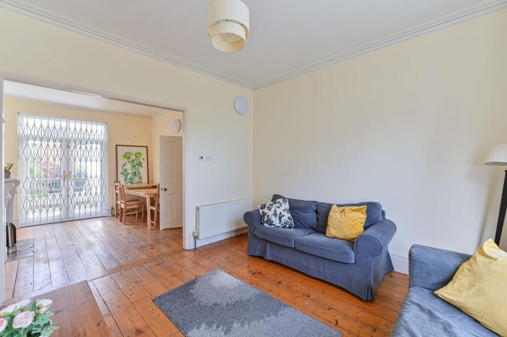 House in London - View 5