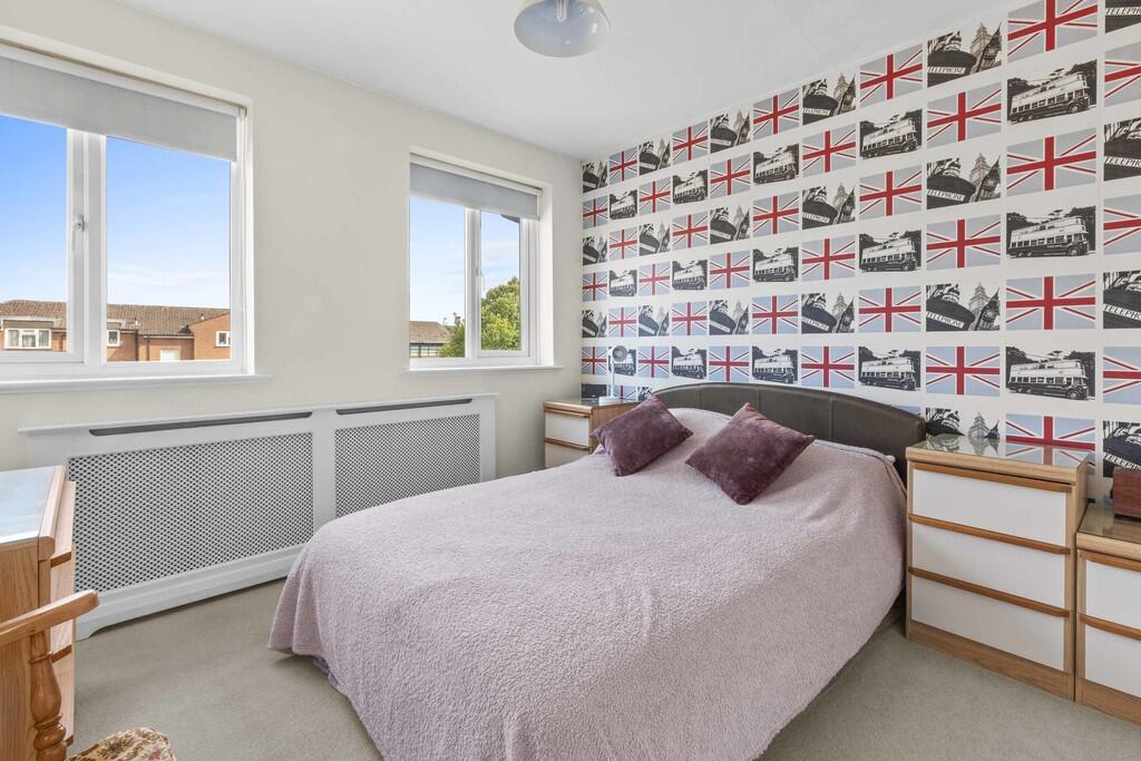 Apartment in Amersham, Little Chalfont - View 6