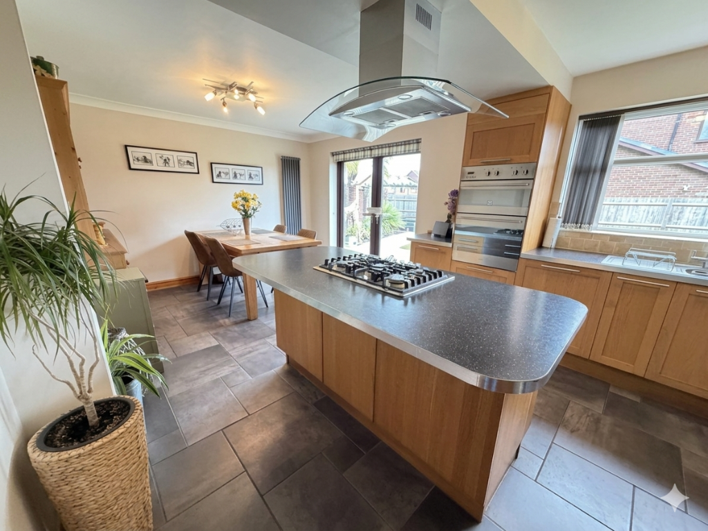 House in Daventry, Headlands - View 2