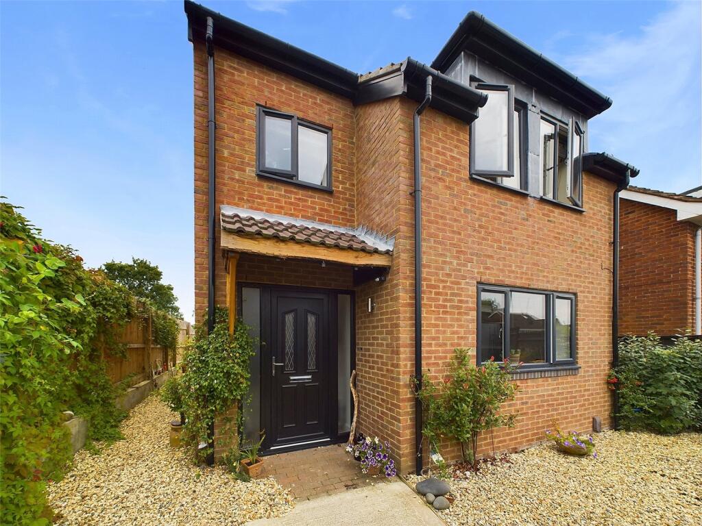 3-bed detached on Abbotswood Road, Brockworth, Gloucester, Gloucestershire, GL3, £325,000