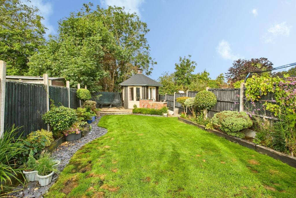 House in Swadlincote, Lower Midway, Midway - More