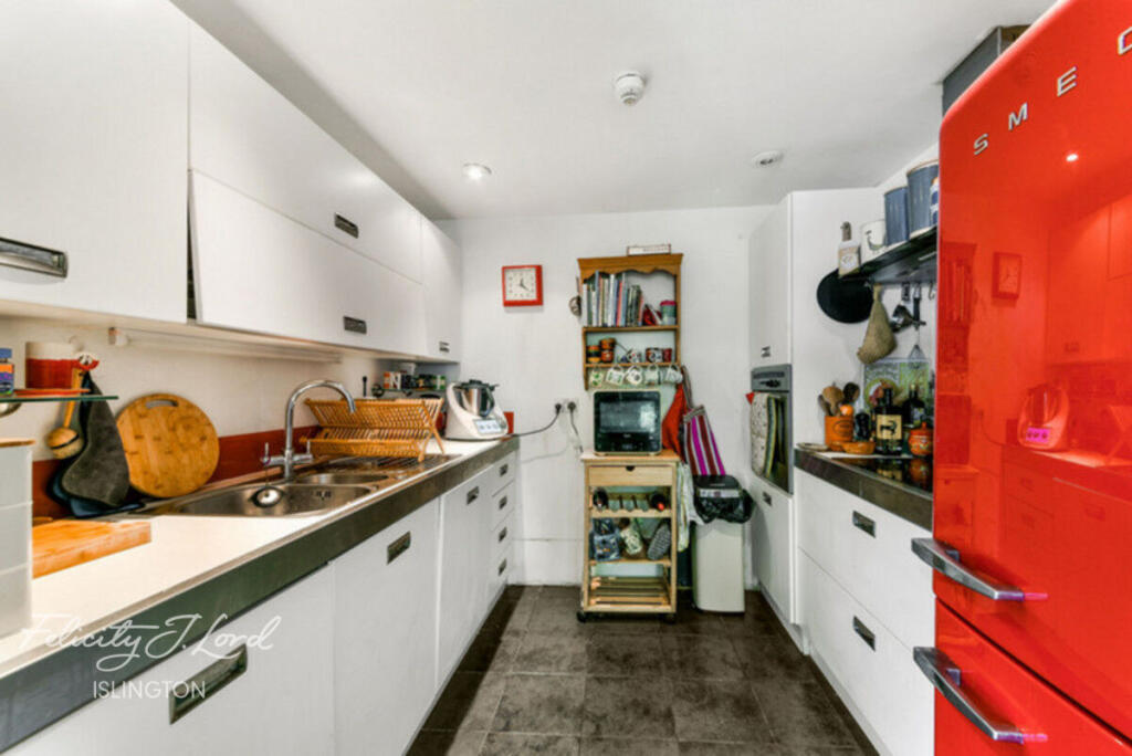 Apartment in London - View 5