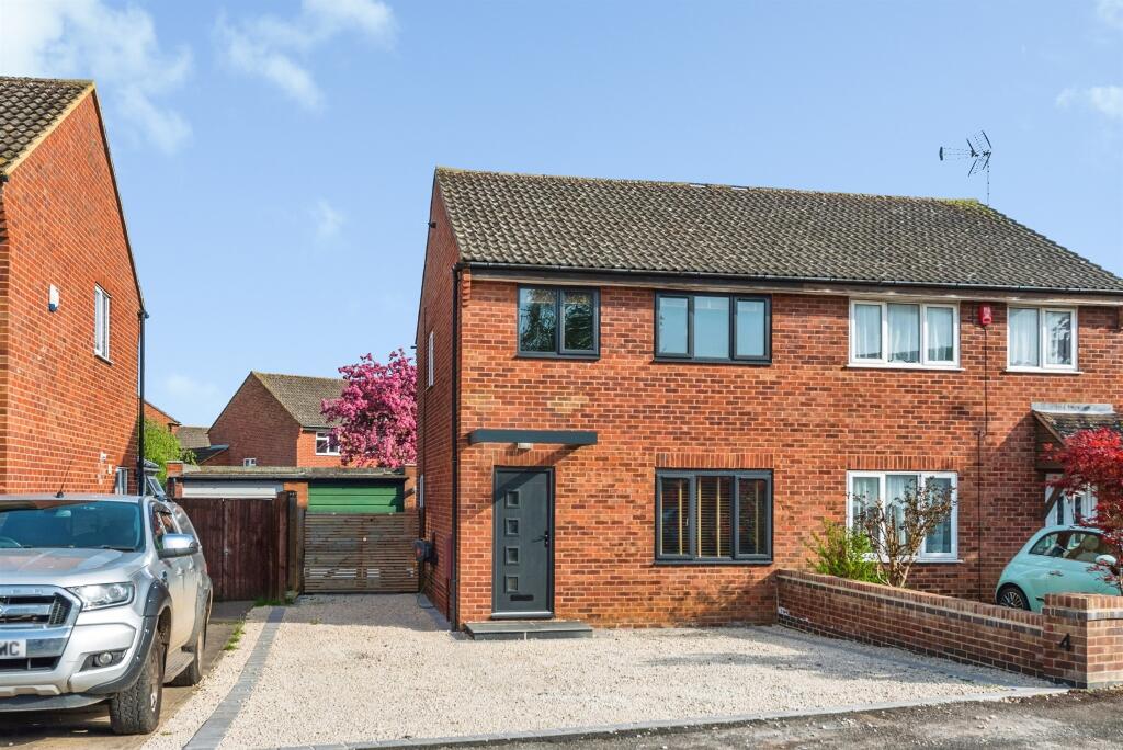 Main image of property: Sandford Close, Abingdon