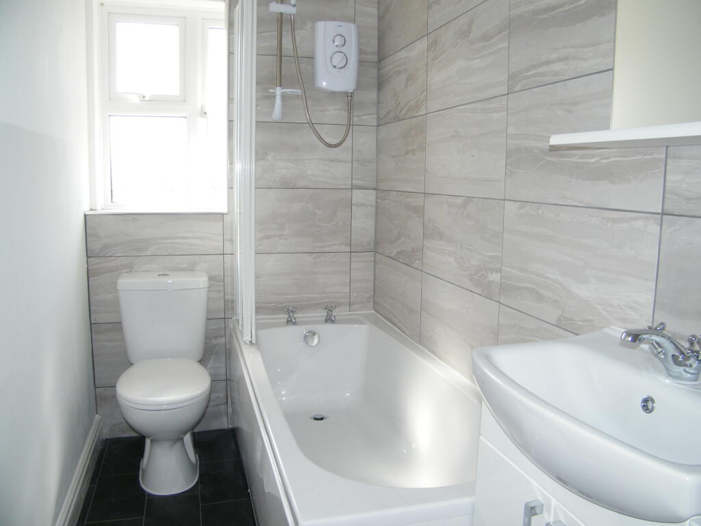 Additional image 5 of Henstridge