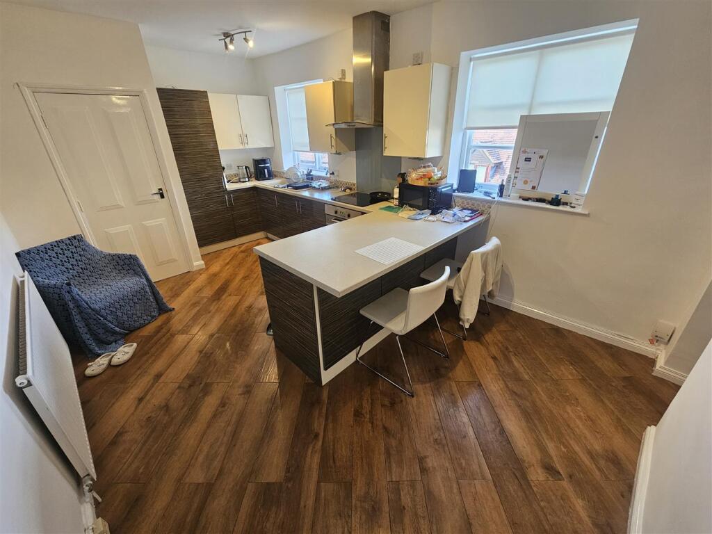 Apartment in Solihull, West Midlands - More