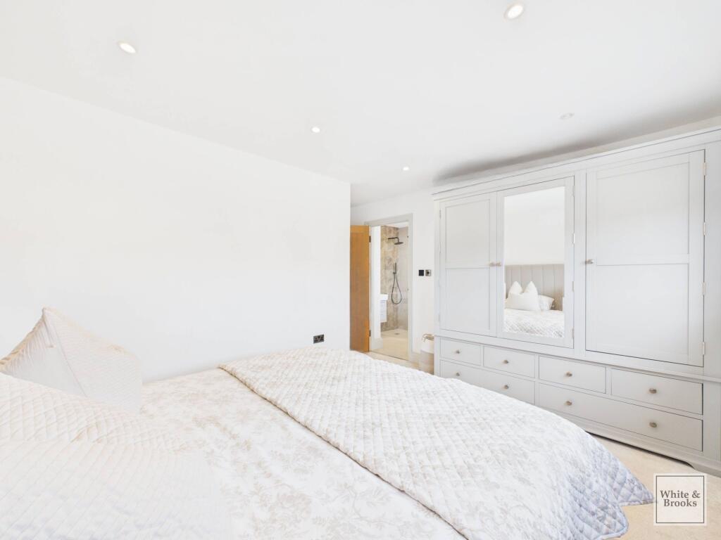 House in Portsmouth - View 5