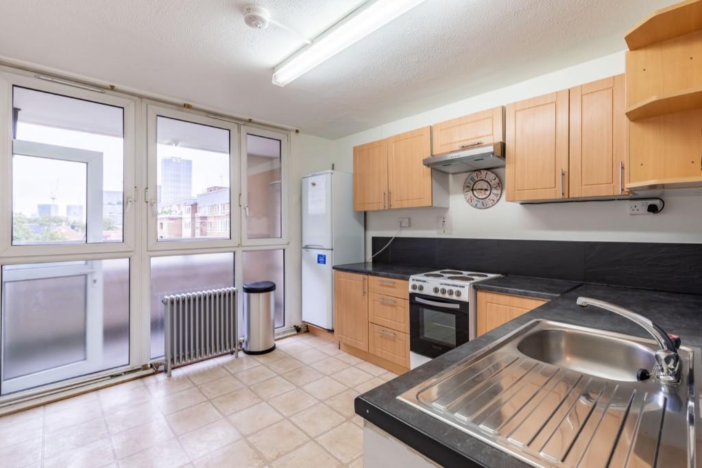 2 bedroom maisonette for rent