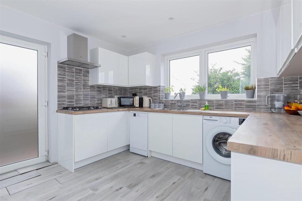 House in Worthing, West Sussex - View 2