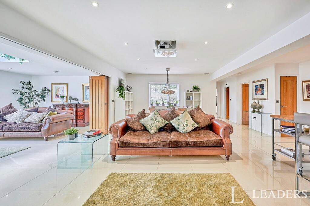 House in Uttlesford, Stansted Mountfitchet - More
