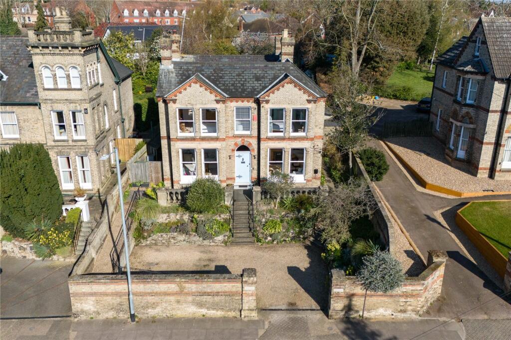 Main image of property: Tuddenham Road, Ipswich, Suffolk, IP4