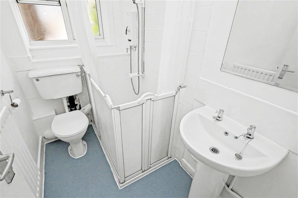 Apartment in Ware, Kings Hill - View 5