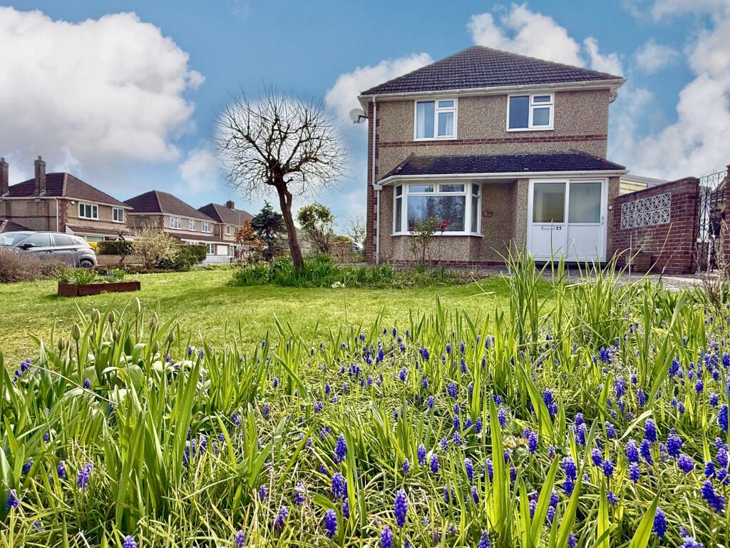 House in Swindon, Lakeside, Lawn - View 3