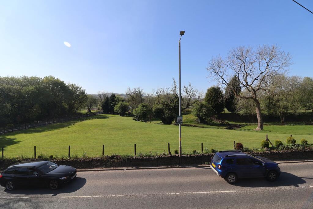 Woolley Lane, Hollingworth, SK14 - View 4