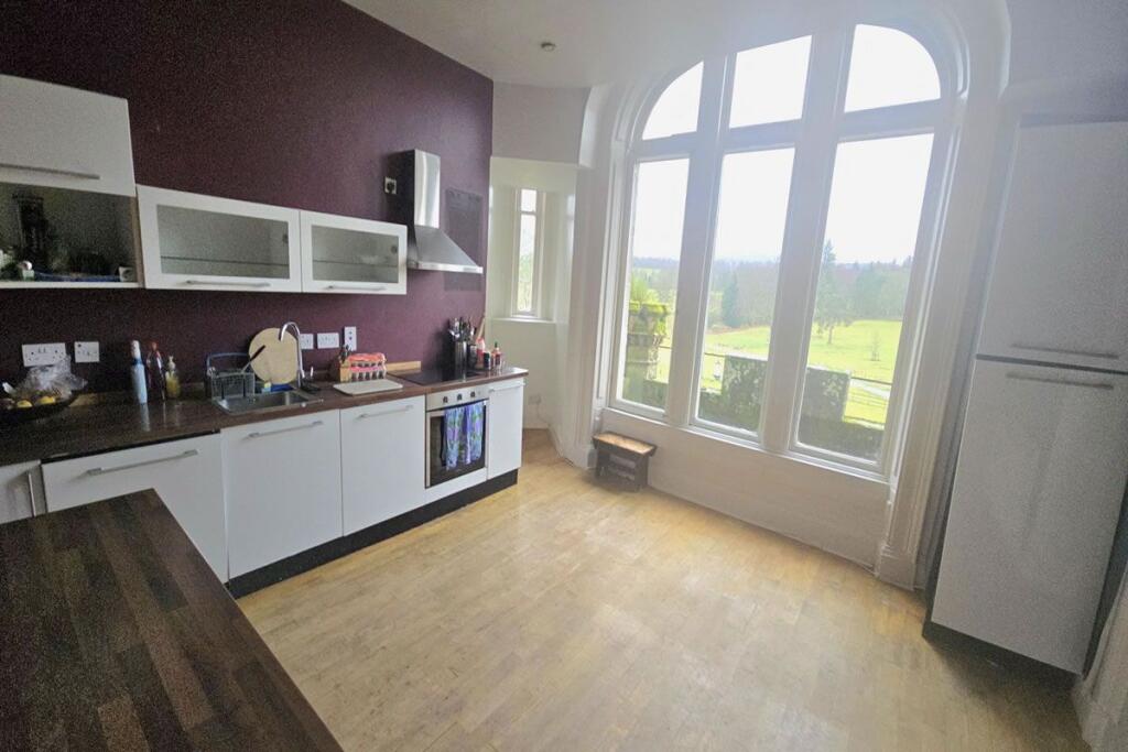 Apartment in Glasgow, Stirling - View 2