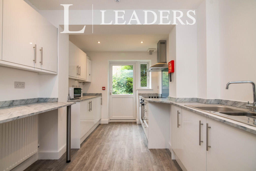 Additional image 3 of 19 Adams Hill, B32