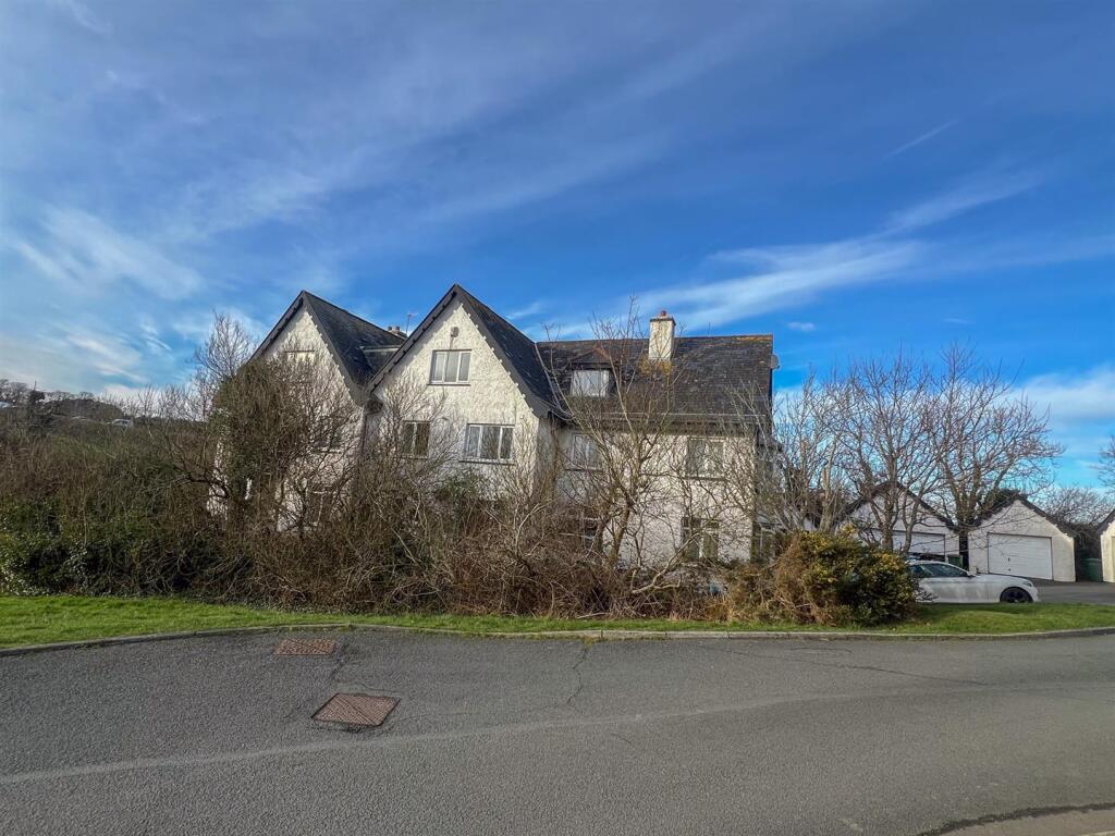 Main image of property: 5 Twin Lakes, Fairways Drive, Douglas, Isle Of Man