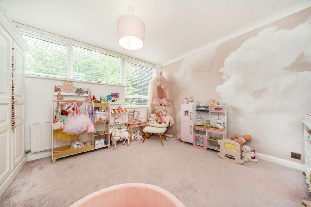 House in Spelthorne, Surrey - More