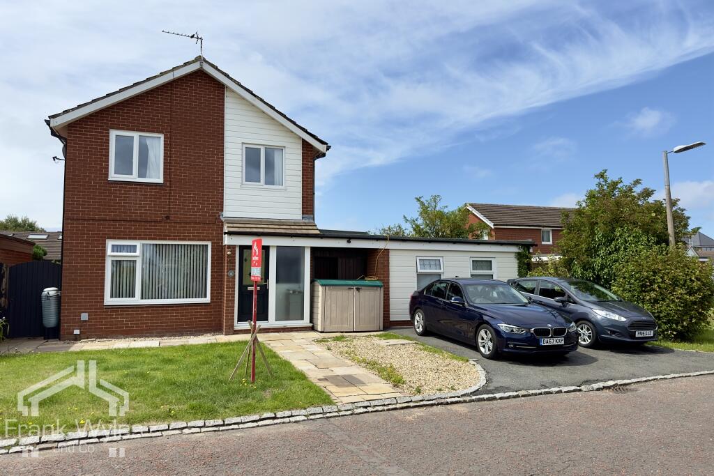 5-bed detached on 4 Britannia Walk, £415,000