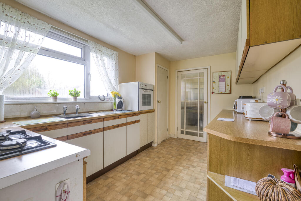 Lyndale, Enfield Road, Evercreech, Shepton Mallet, Somerset, BA4 photo 2