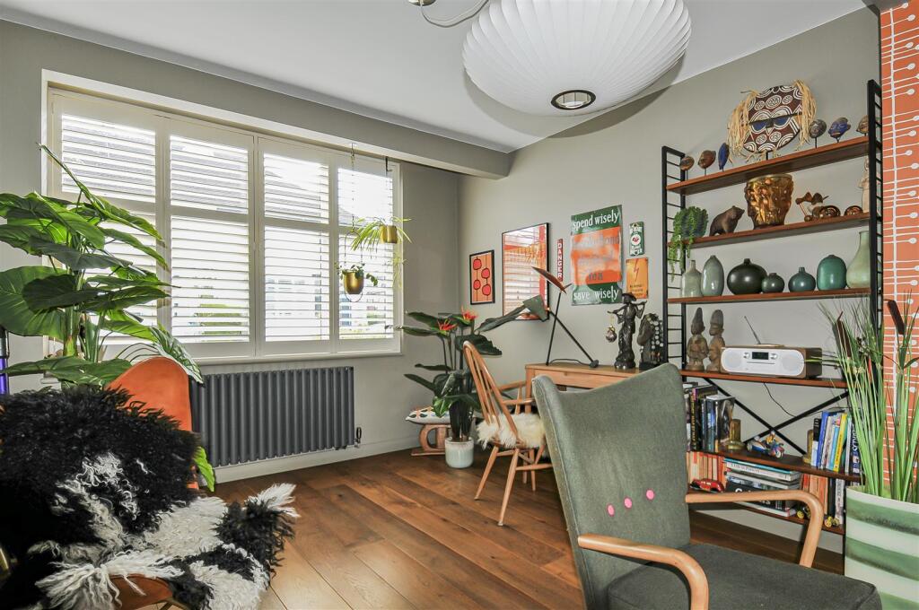 Additional image 4 of Fairway Close, Park Street, St. Albans