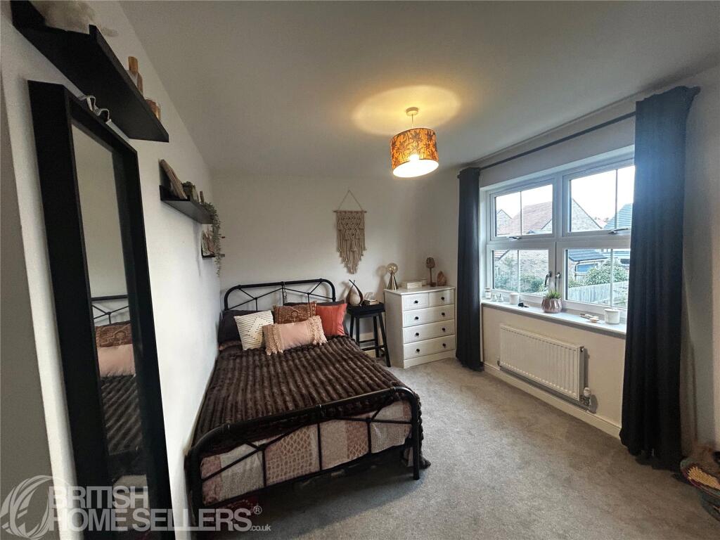 House in Hull - View 5
