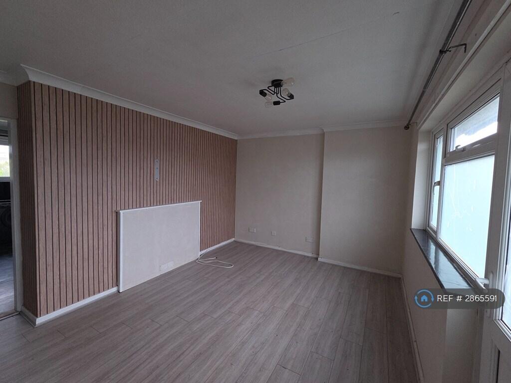 Main image of property: Long Lynderswood, Basildon, SS15