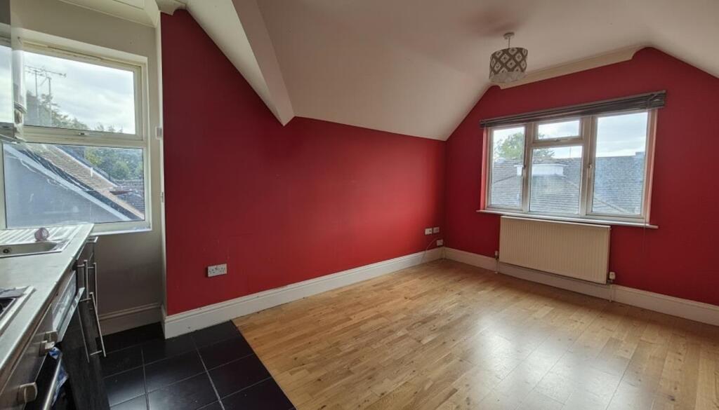 Apartment in Luton - View 5
