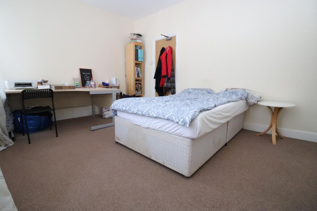 House in Cardiff, Maindy, Cathays - View 4